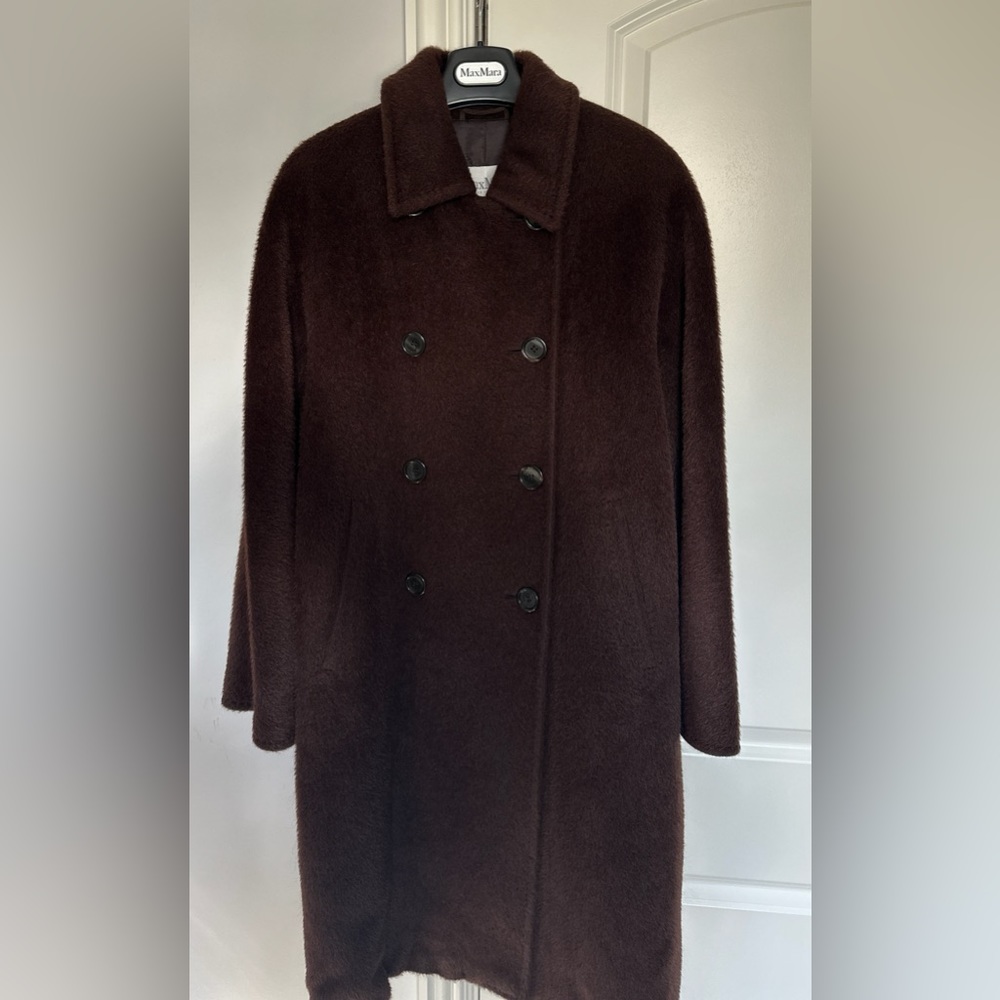 Max Mara double breasted coat in alpaca and wool.